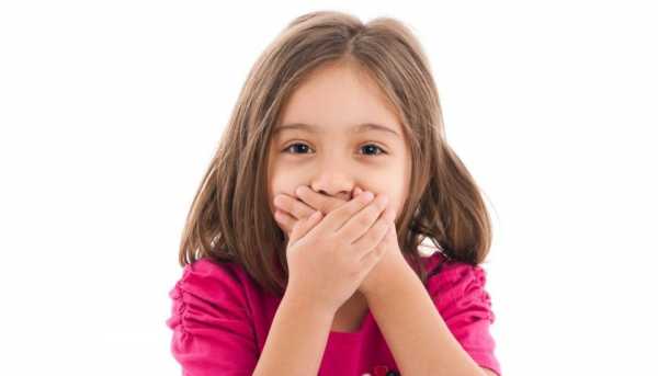 Неприятный запах изо рта у ребенка причины